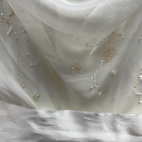 Watters Designer Wedding Gown Store Sample on Sale in a Size 10 - Picture 5 of 7